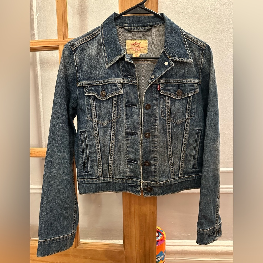 Levi's Women's Dark Wash Jean Jacket Size Medium